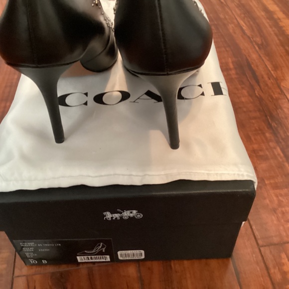 Coach Rivets Waverly Pump- Limited Edition NEW - Picture 3 of 5